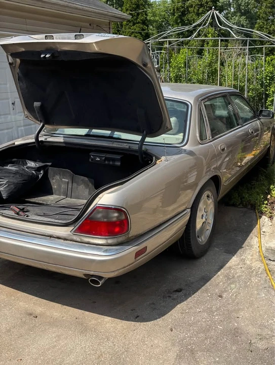 1997 Jaguar X300 XJ - Image 4 of 10