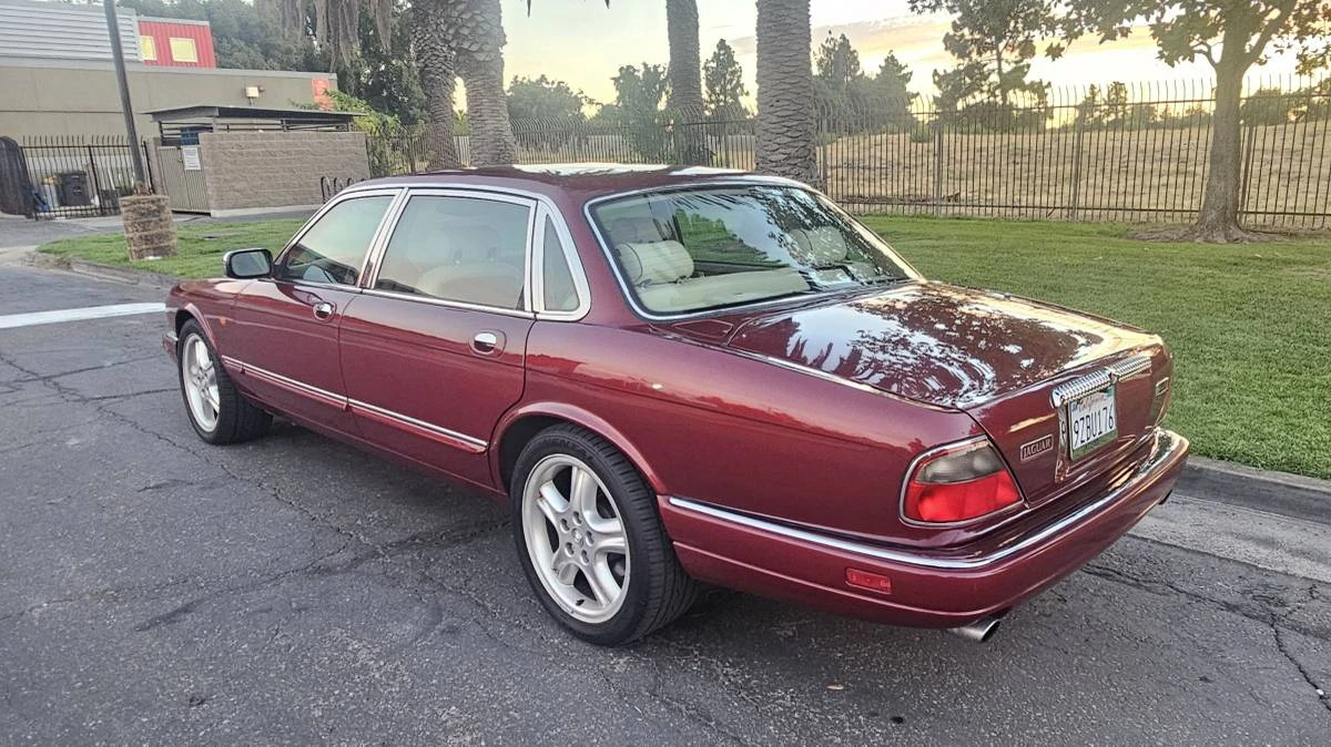 1997 Jaguar X300 XJ - Image 16 of 23