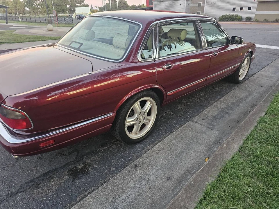 1997 Jaguar X300 XJ - Image 18 of 23