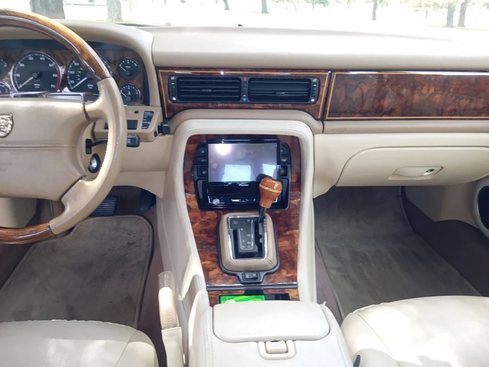 1997 Jaguar X300 XJ - Image 8 of 23