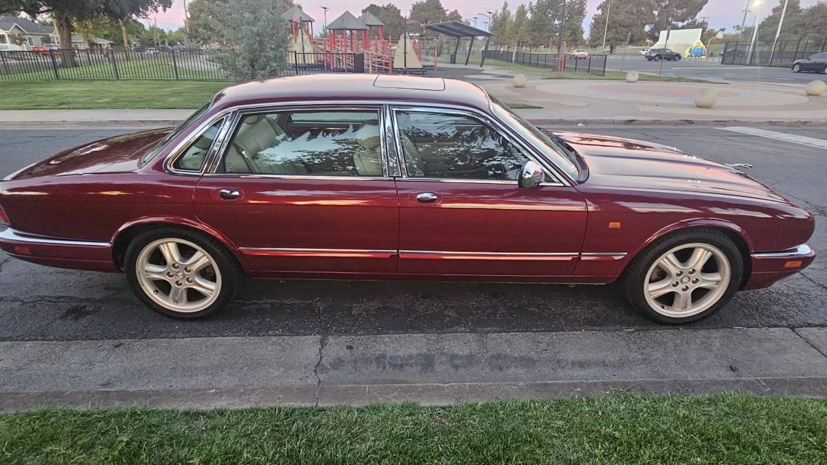 1997 Jaguar X300 XJ - Image 11 of 23