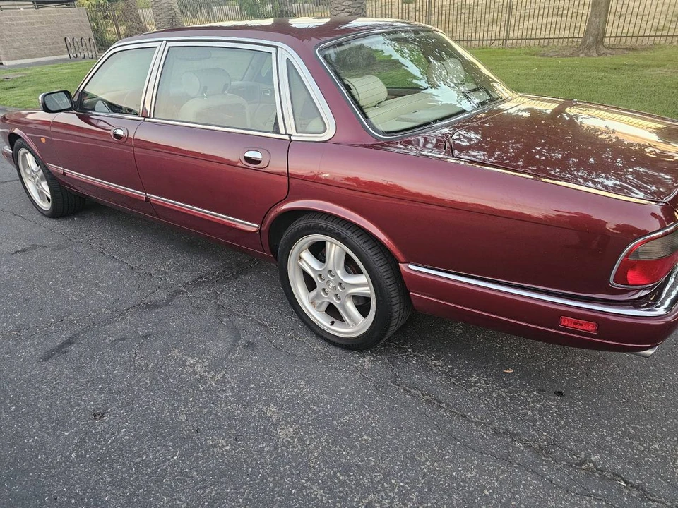 1997 Jaguar X300 XJ - Image 17 of 23