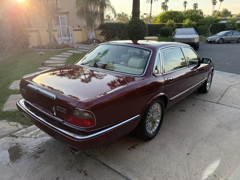 1997 Jaguar X300 XJ - Image 10 of 31