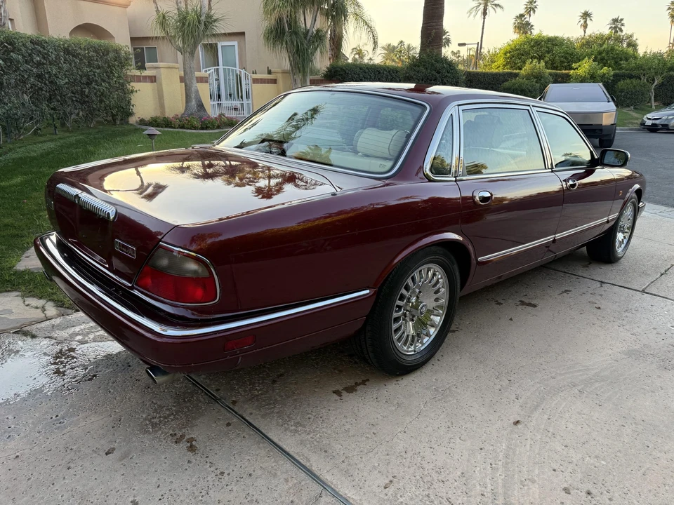 1997 Jaguar X300 XJ - Image 8 of 31