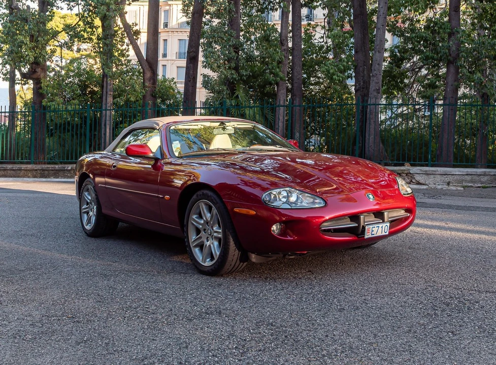 1997 Jaguar X100 XK8 - Image 7 of 30
