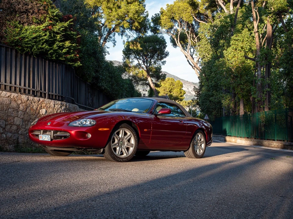 1997 Jaguar X100 XK8 - Image 9 of 30