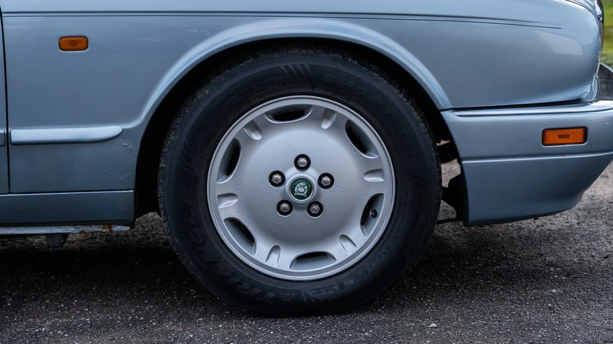 1997 Jaguar X300 XJ - Image 11 of 30
