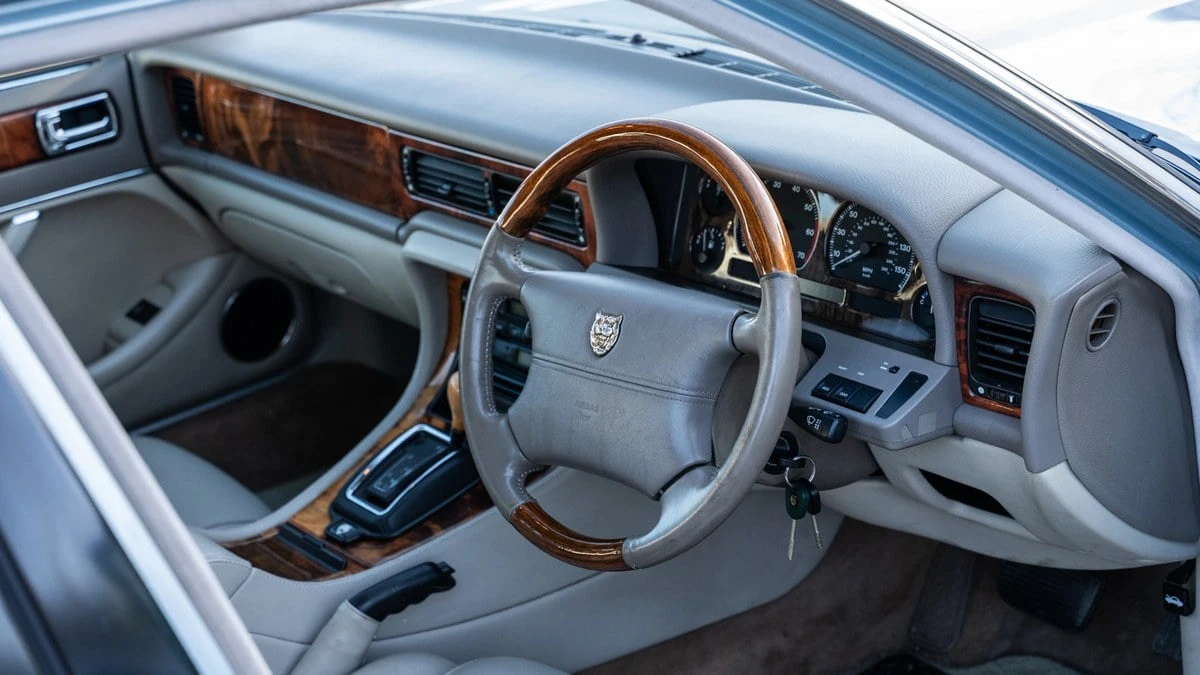 1997 Jaguar X300 XJ - Image 16 of 30