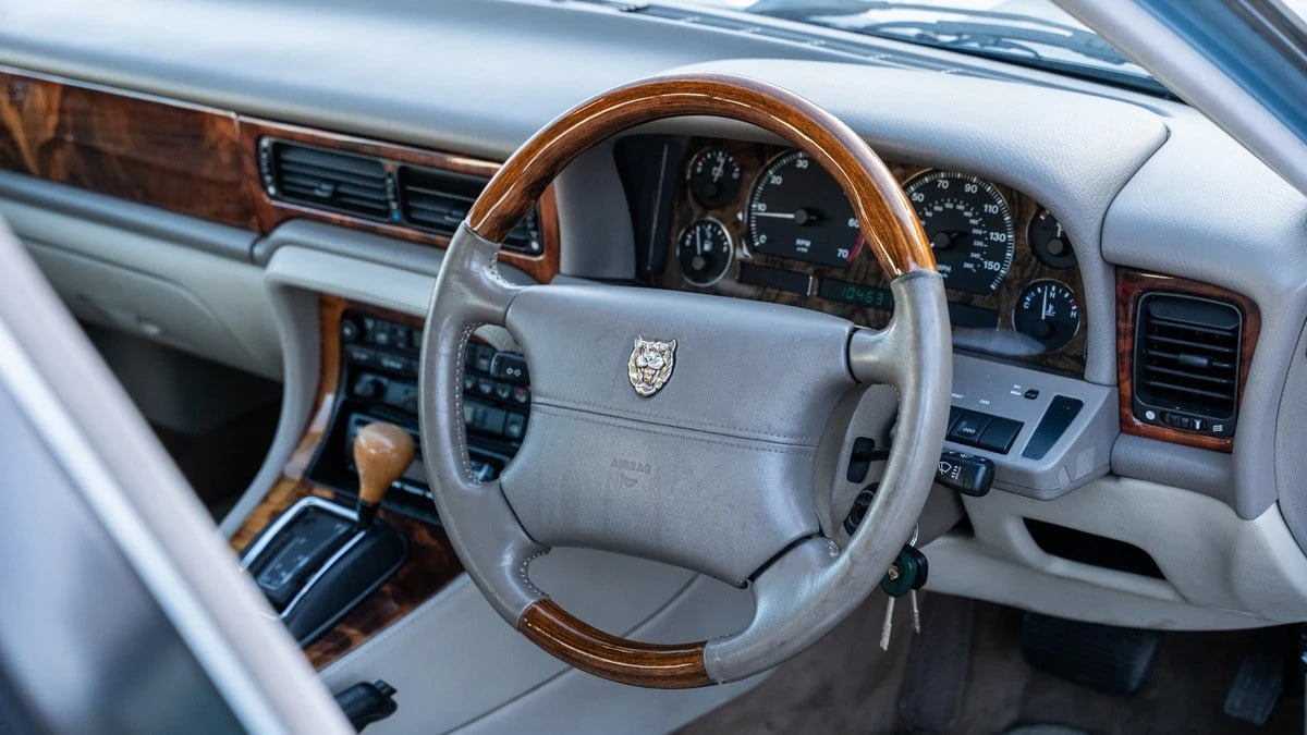 1997 Jaguar X300 XJ - Image 17 of 30