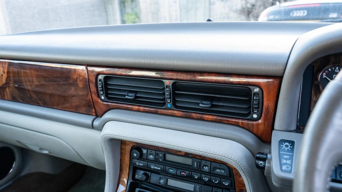 1997 Jaguar X300 XJ - Image 30 of 30