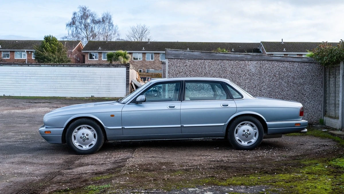 1997 Jaguar X300 XJ - Image 8 of 30