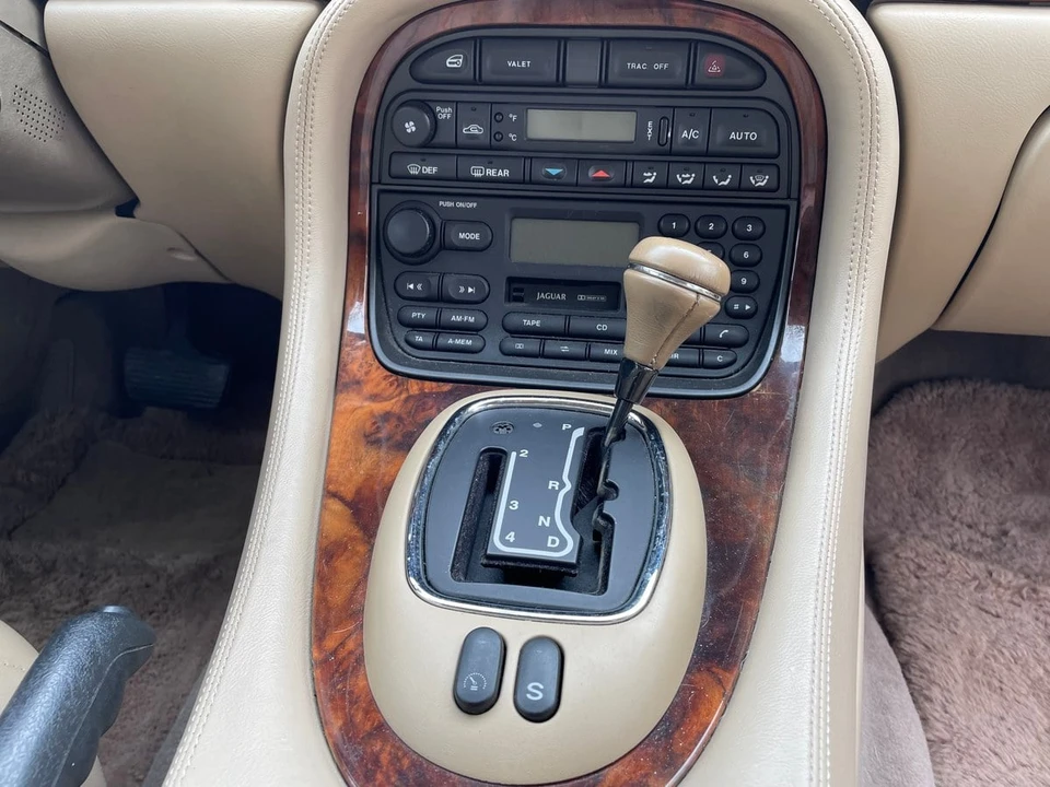1997 Jaguar X300 XJ - Image 23 of 30