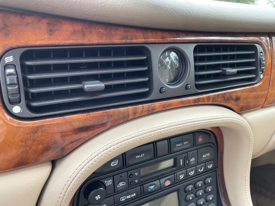 1997 Jaguar X300 XJ - Image 18 of 30