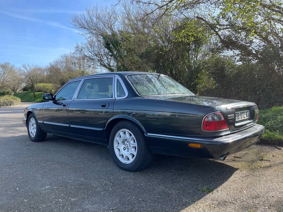 1997 Jaguar X300 XJ - Image 11 of 30