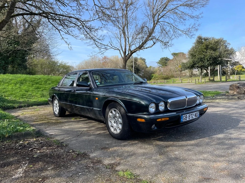 1997 Jaguar X300 XJ - Image 2 of 30