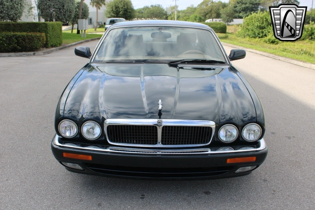1997 Jaguar X308 XJ - Image 3 of 21