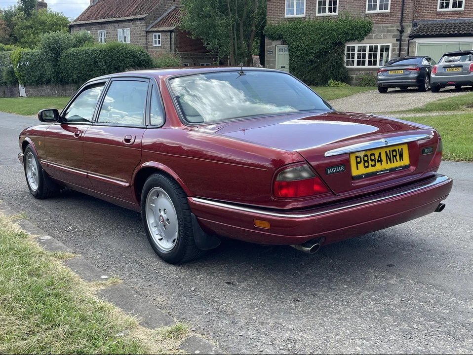 1997 Jaguar X300 XJ - Image 14 of 30