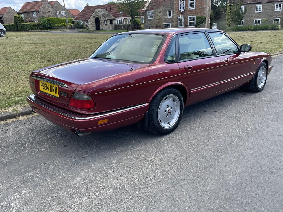 1997 Jaguar X300 XJ - Image 11 of 30