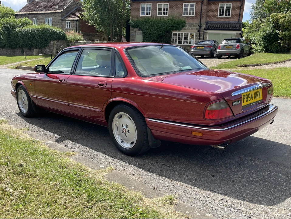 1997 Jaguar X300 XJ - Image 13 of 30