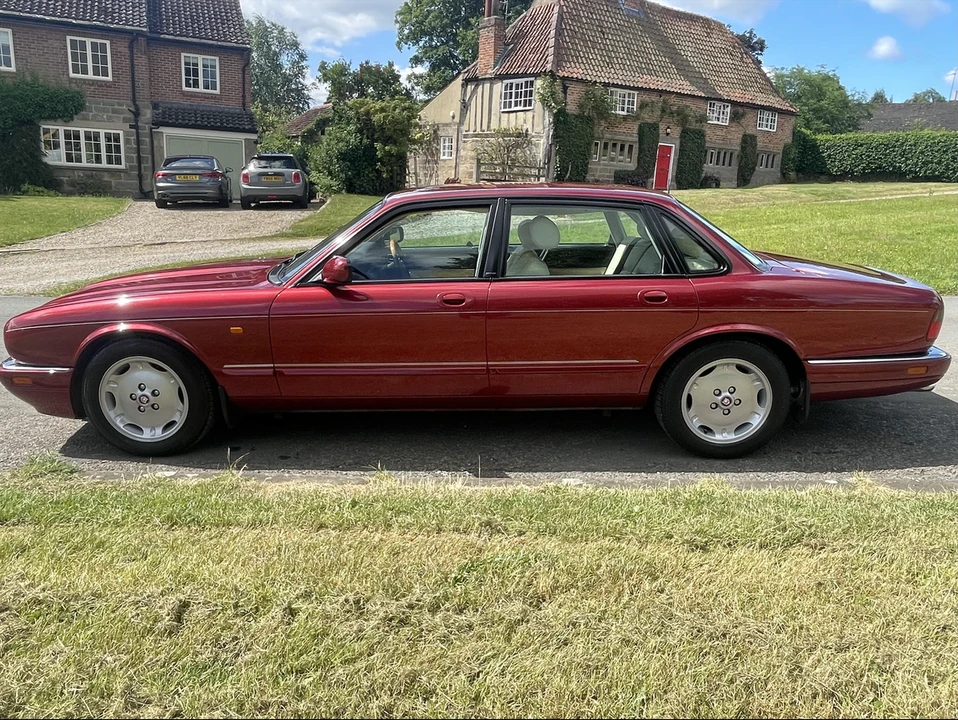 1997 Jaguar X300 XJ - Image 8 of 30