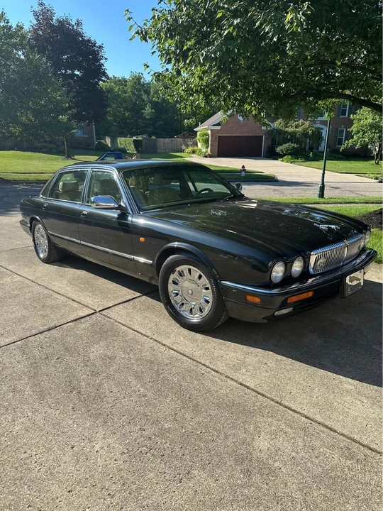 1997 Jaguar X300 XJ - Image 2 of 11