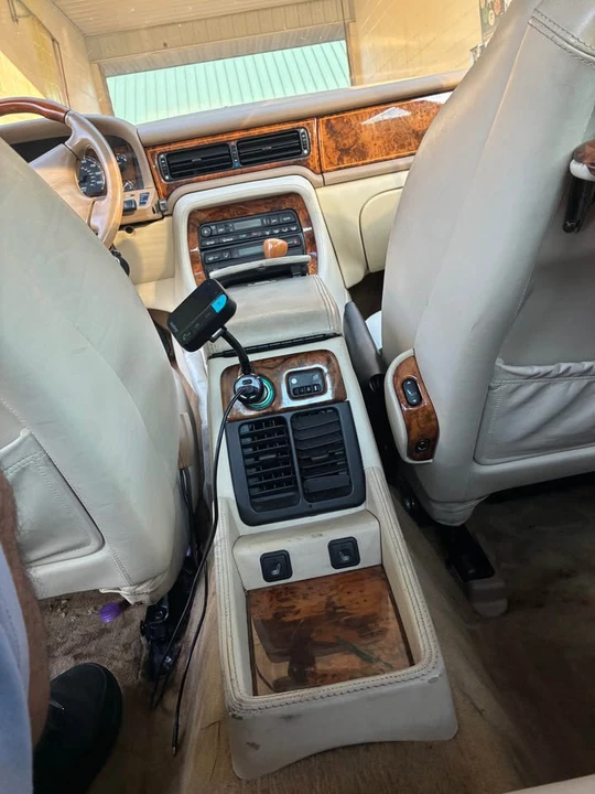 1997 Jaguar X300 XJ - Image 11 of 14