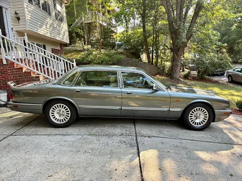 1997 Jaguar XJ Vanden Plas Sedan 4D