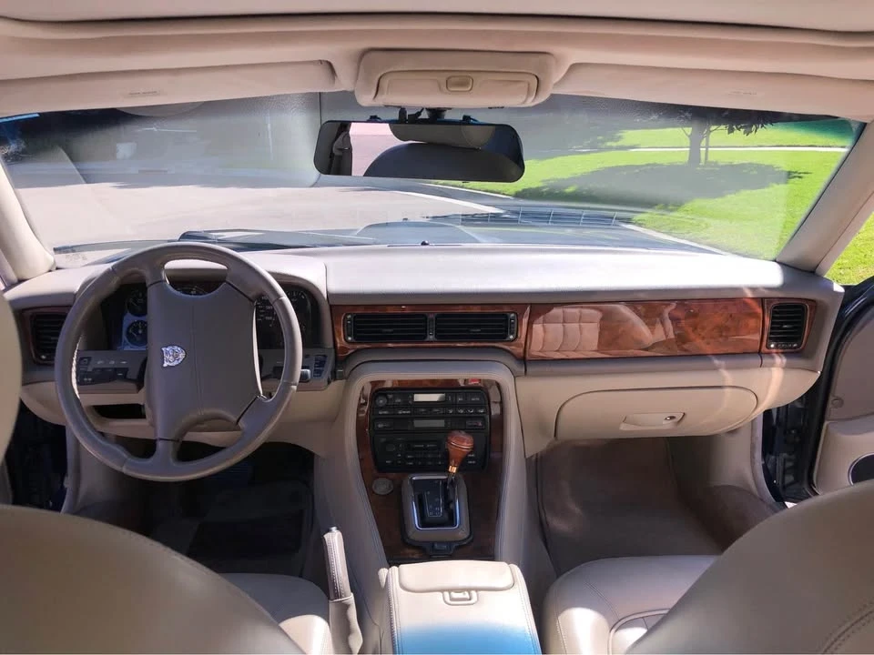 1997 Jaguar X300 XJ - Image 9 of 14