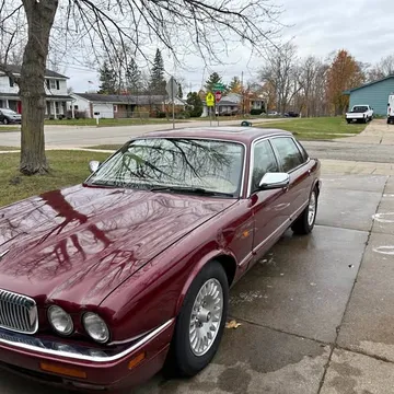 1997 Jaguar XJ Vanden Plas Sedan 4D