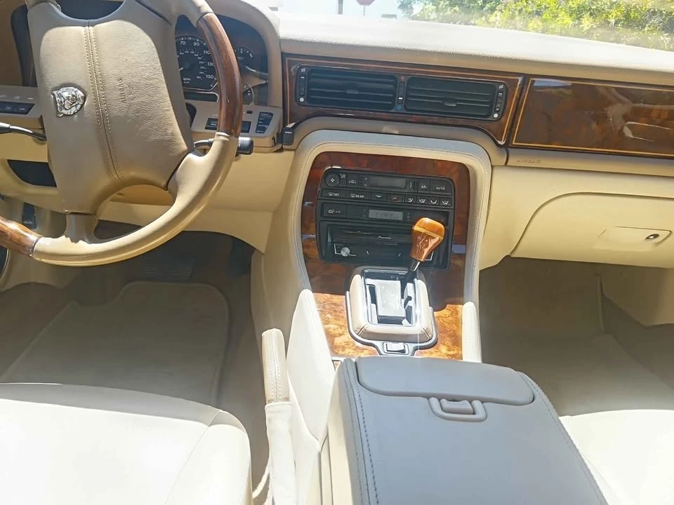 1997 Jaguar X300 XJ - Image 6 of 11