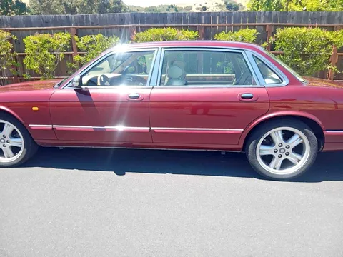 1997 Jaguar XJ Vanden Plas Sedan 4D