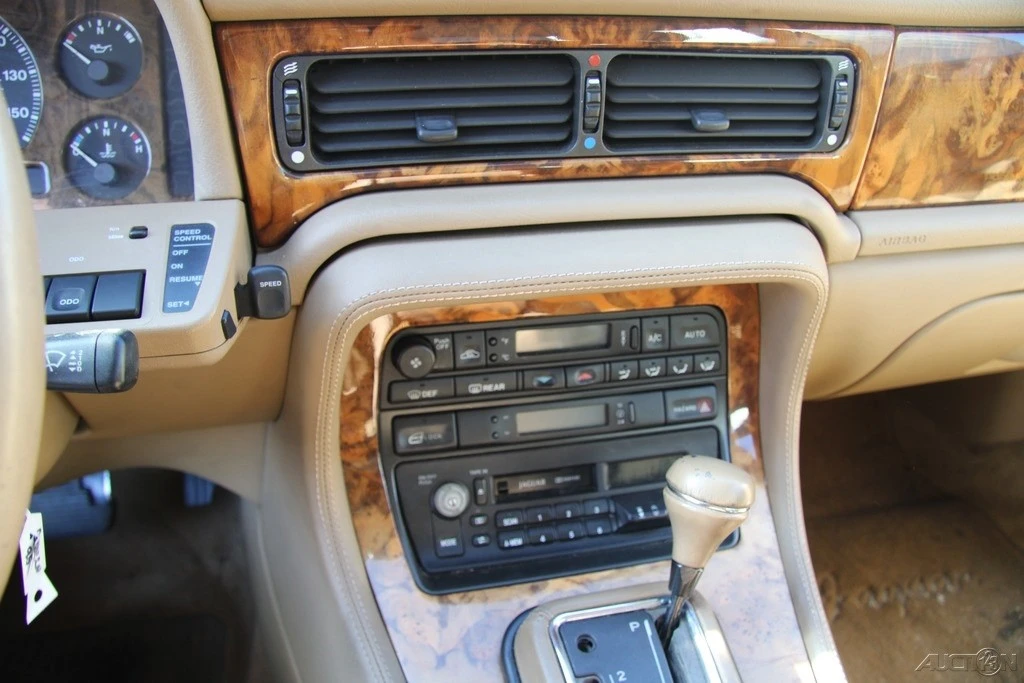 1997 Jaguar X300 XJ - Image 17 of 21