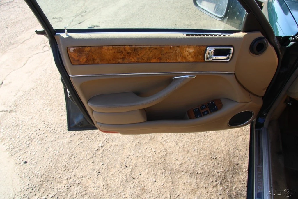 1997 Jaguar X300 XJ - Image 12 of 21
