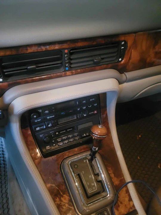 1997 Jaguar X300 XJ - Image 8 of 10