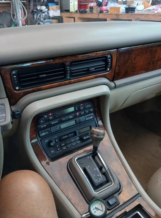 1997 Jaguar X300 XJ - Image 5 of 11