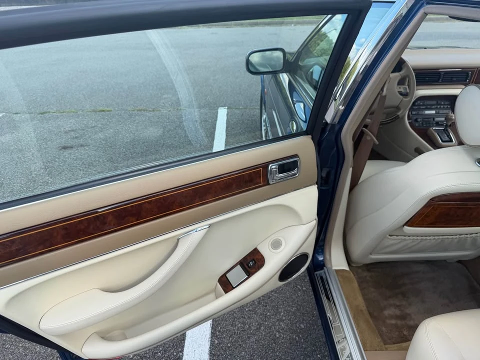 1997 Jaguar X300 XJ - Image 14 of 20