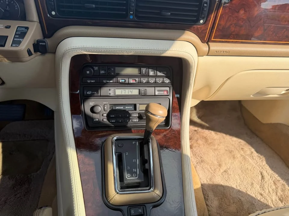 1997 Jaguar X300 XJ - Image 12 of 20