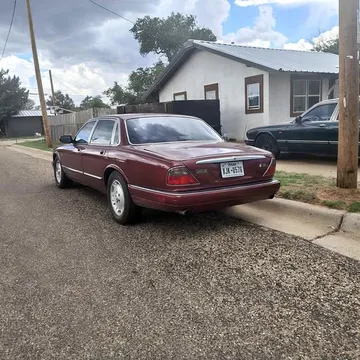 1997 Jaguar XJ XJ8 L Sedan 4D