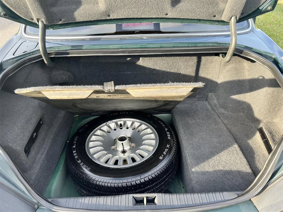 1997 Jaguar X300 XJ - Image 28 of 28
