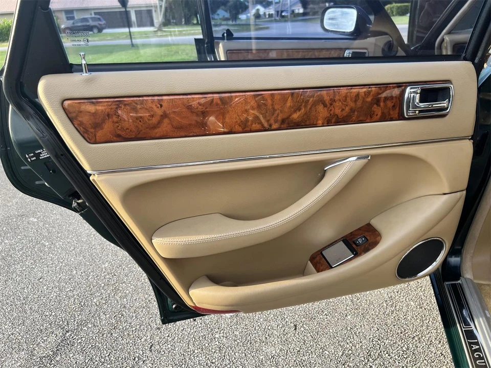 1997 Jaguar X300 XJ - Image 14 of 28
