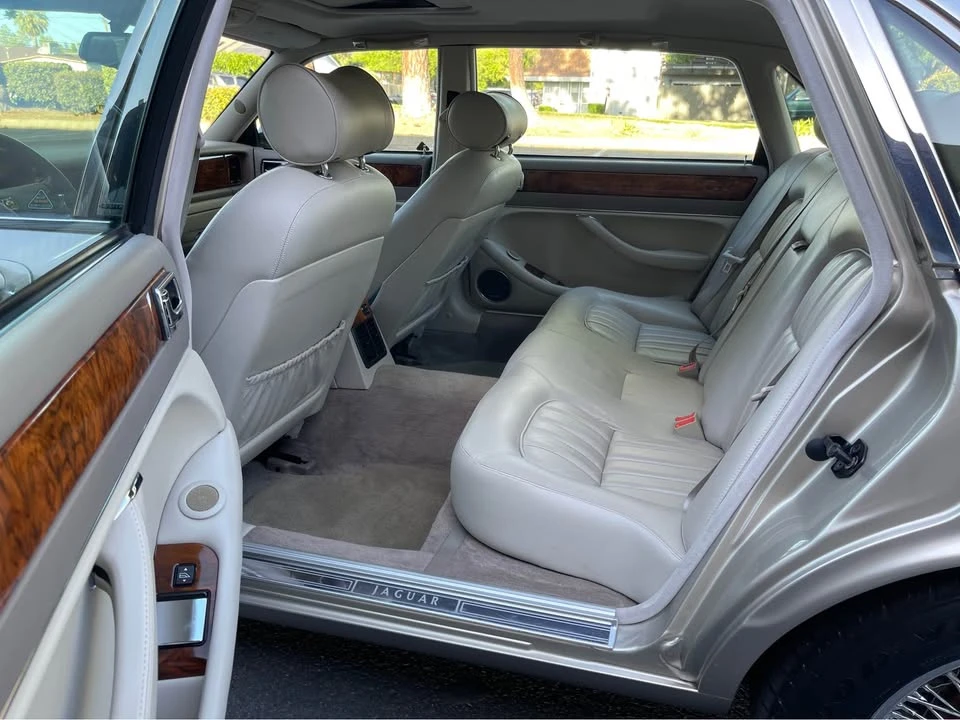 1997 Jaguar X300 XJ - Image 12 of 20