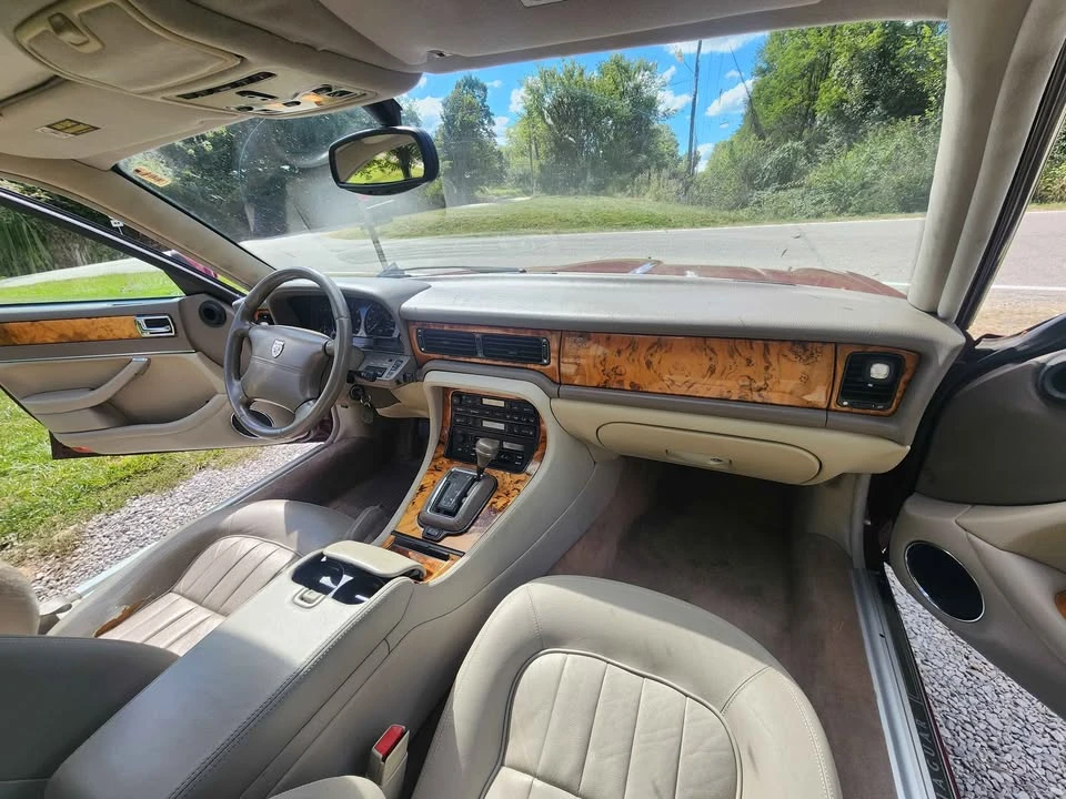 1997 Jaguar X300 XJ - Image 10 of 13