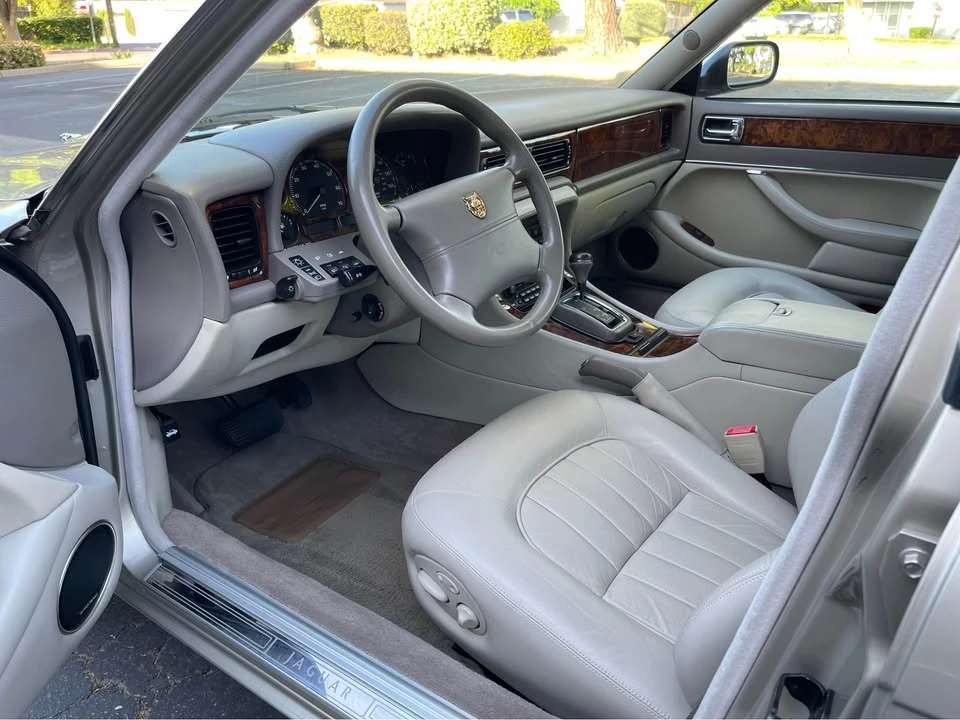 1997 Jaguar X300 XJ - Image 9 of 20