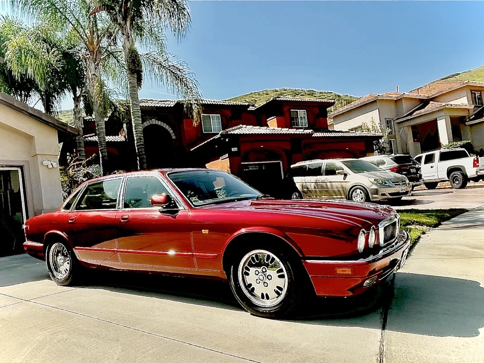 1997 Jaguar X300 XJ - Image 2 of 21