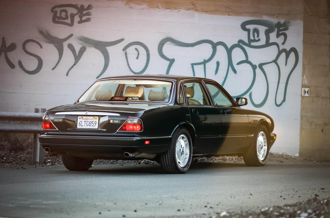 1997 Jaguar X300 XJ - Image 16 of 31