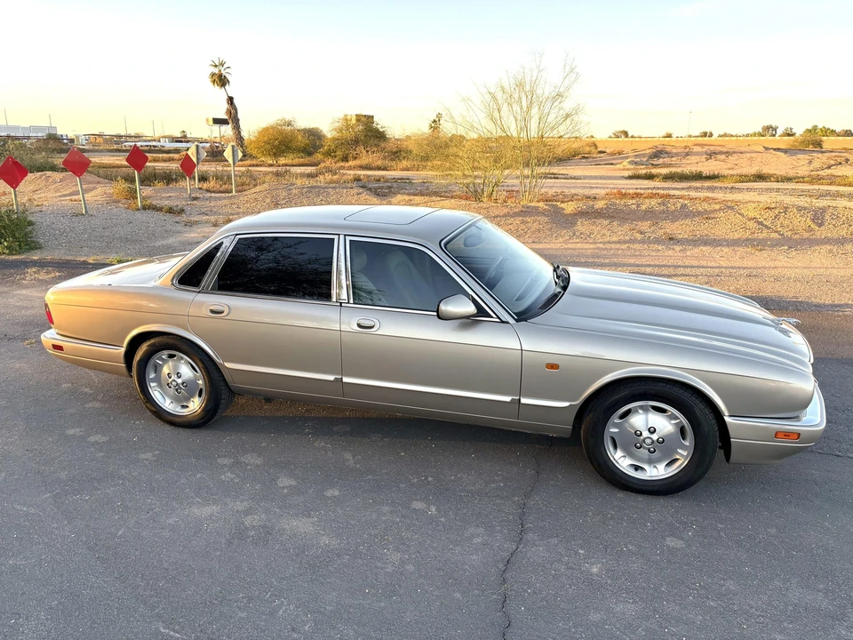 1997 Jaguar X300 XJ - Image 24 of 31