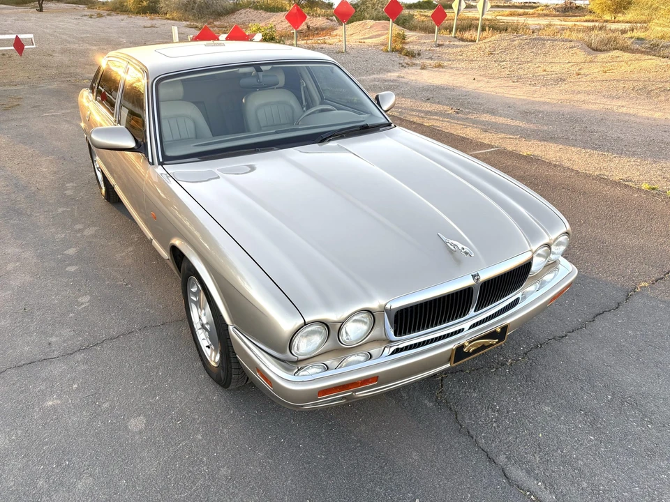 1997 Jaguar X300 XJ - Image 18 of 31
