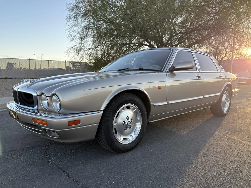1997 Jaguar X300 XJ - Image 2 of 31