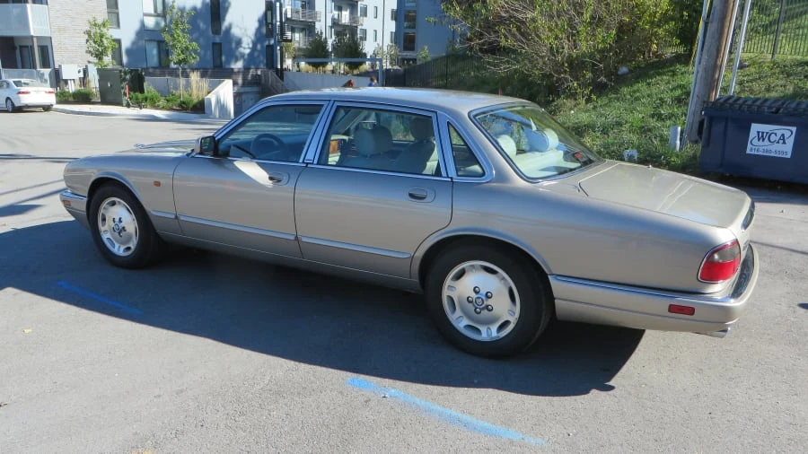 1997 Jaguar X300 XJ - Image 2 of 11