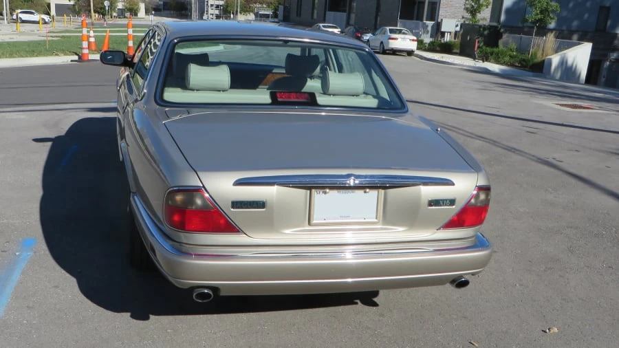 1997 Jaguar X300 XJ - Image 10 of 11